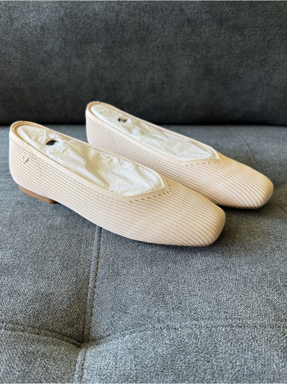 NWT Vivaia Ballet Flats